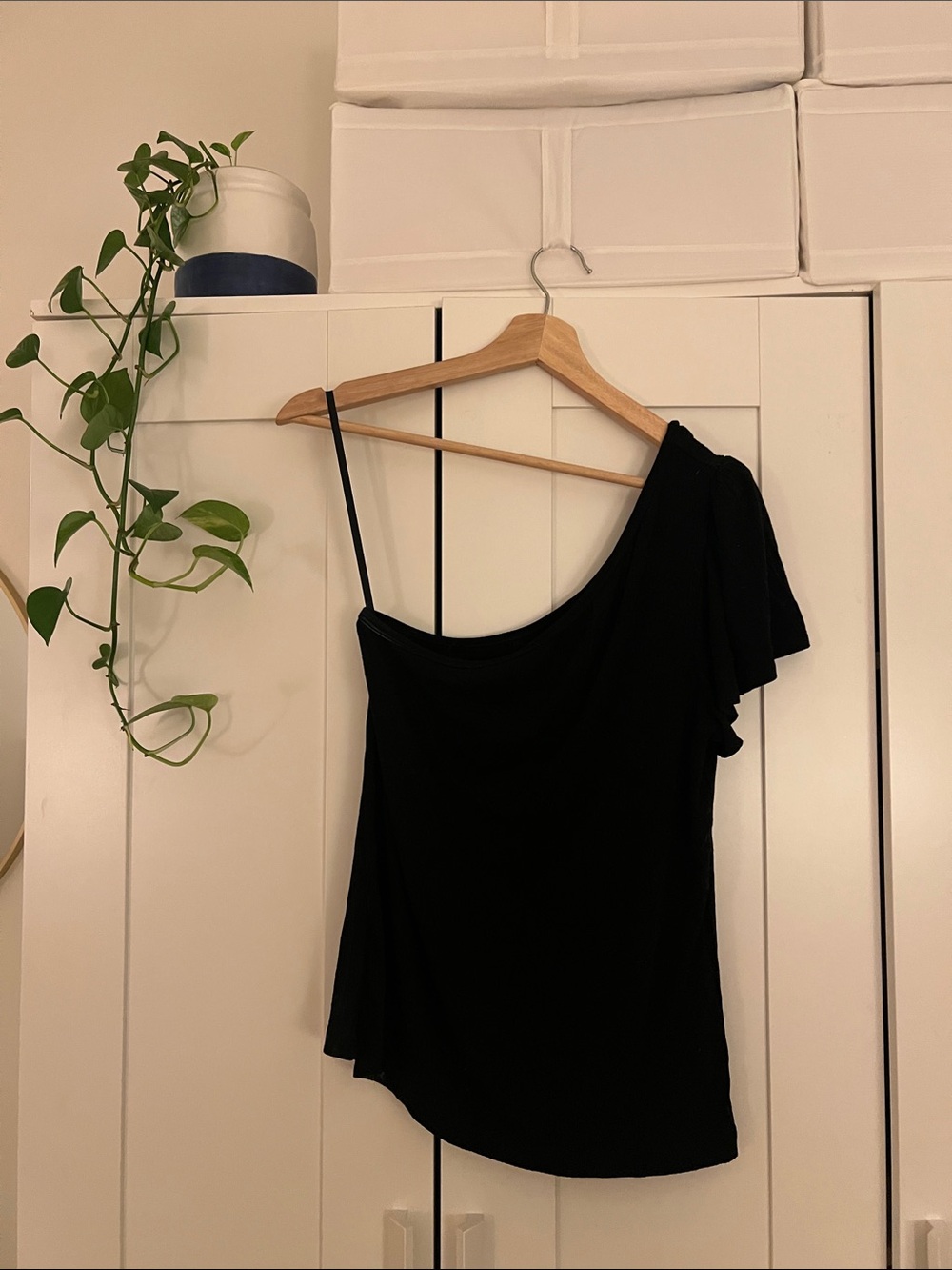 Black One-Shoulder Women’s Top Banana Republic size L